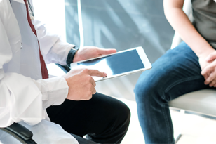 メンズライフクリニックの包茎治療とED治療の医師のご紹介