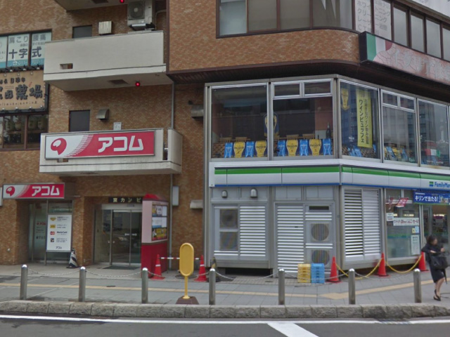 『東カンビル』入口より入館し、エレベーターで4Fにお上がりください。