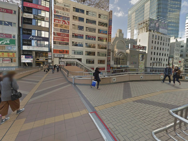 途中、二手に分かれていますが、ここはまっすぐ進みます。